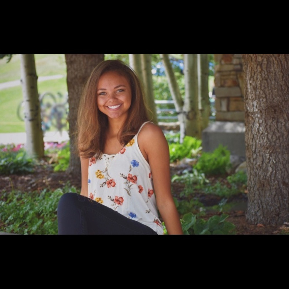 Meet your Posher, Cierra